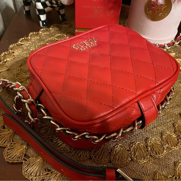 Guess camera bag - Picture 16 of 16